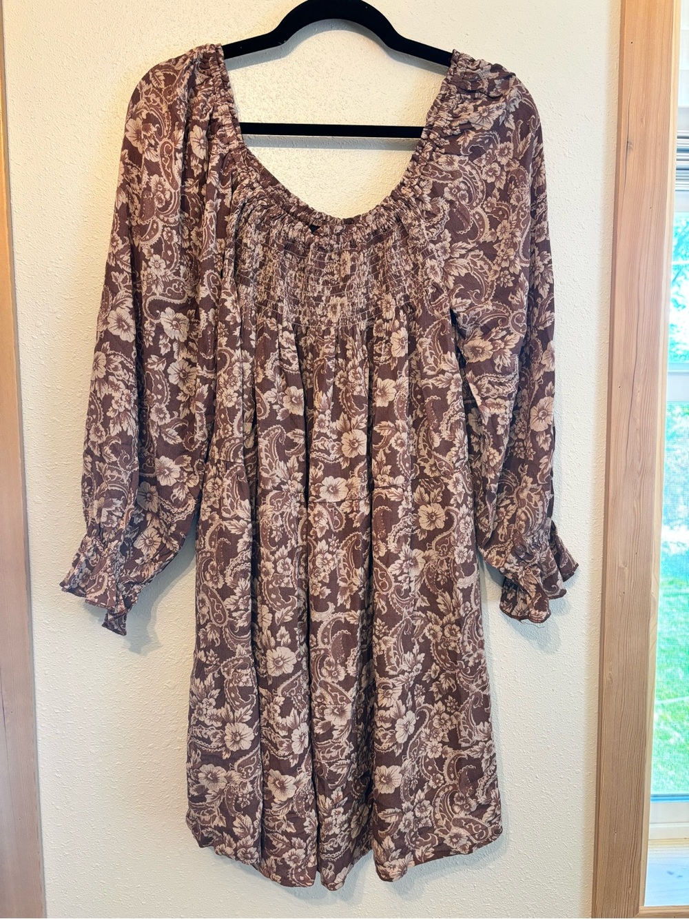 Blue B Collection Smocked Neck Long Sleeve Floral   Blouse L
0073S